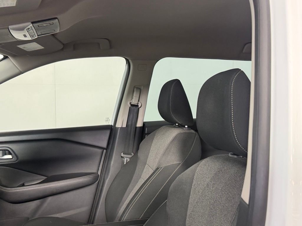 2025 Nissan Rogue SV - Photo 21