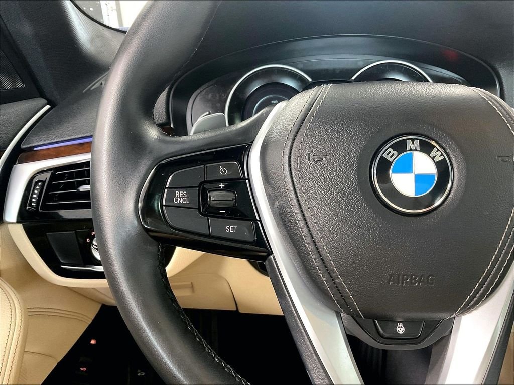 Used 2019 Blue BMW 530e xDrive iPerformance image 23