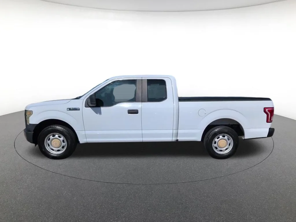 Used 2016 White Ford XL image 9