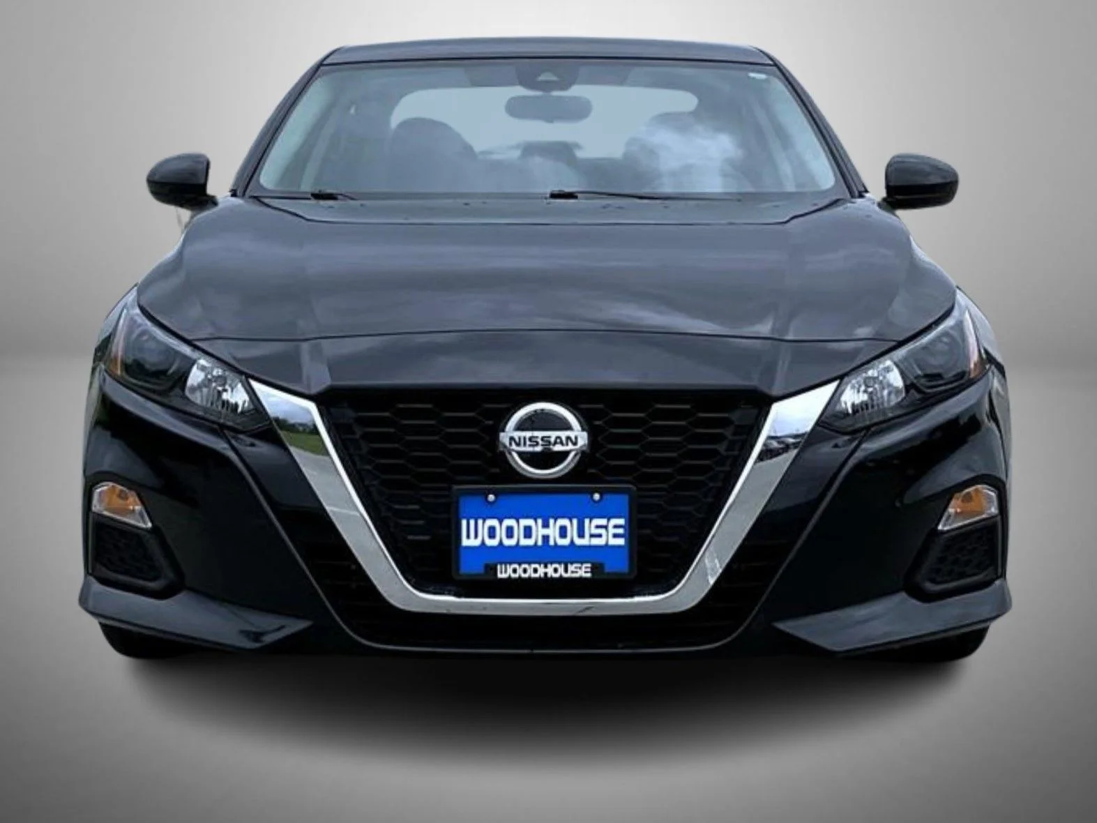 Used 2022 Black Nissan 2.5 S image 2