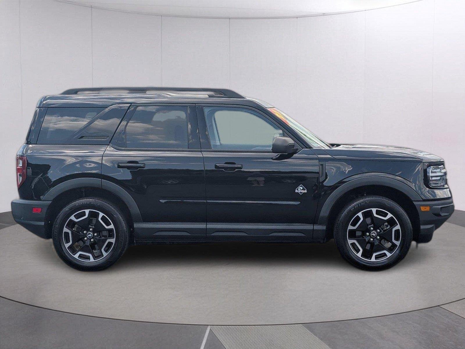 Used 2023 Shadow Black Ford Outer Banks image 7