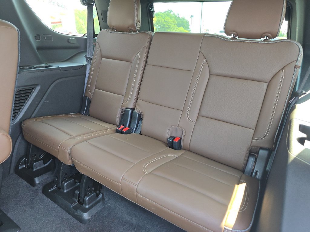 Used 2021 White Chevrolet High Country image 24