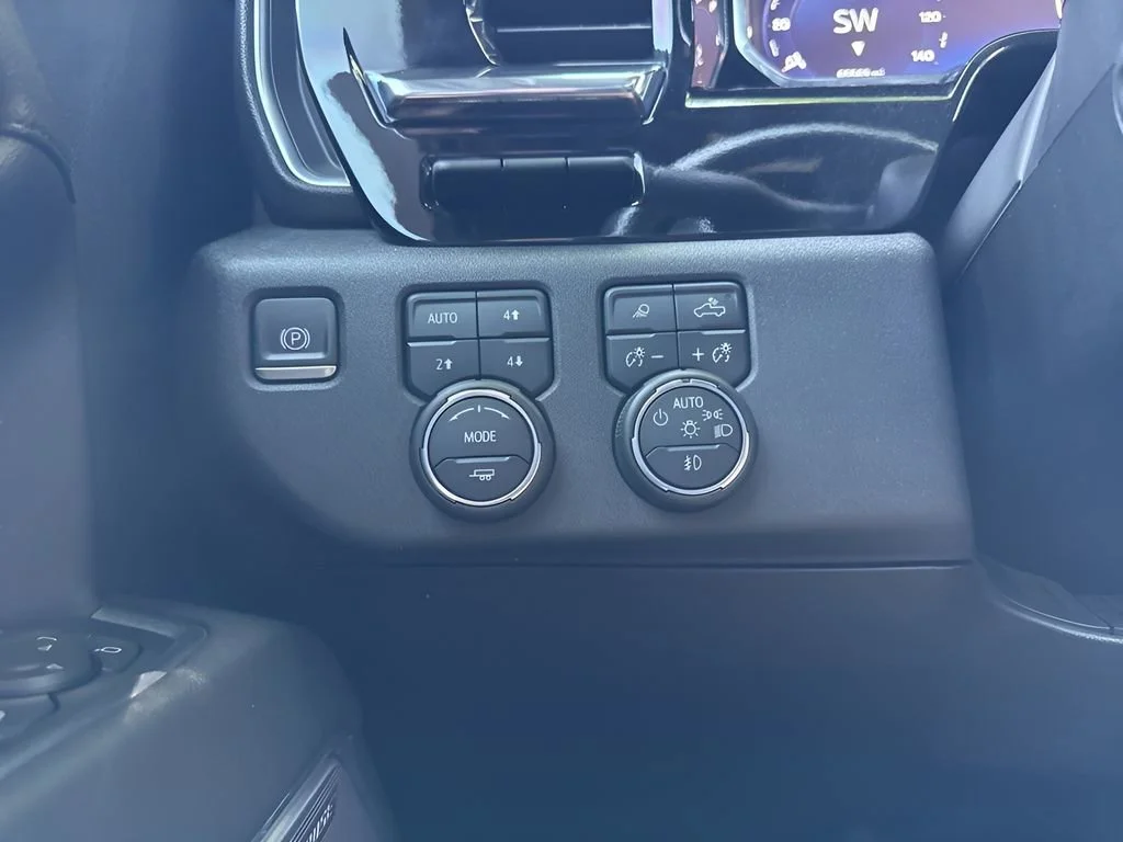 Used 2023 Black Chevrolet High Country image 26