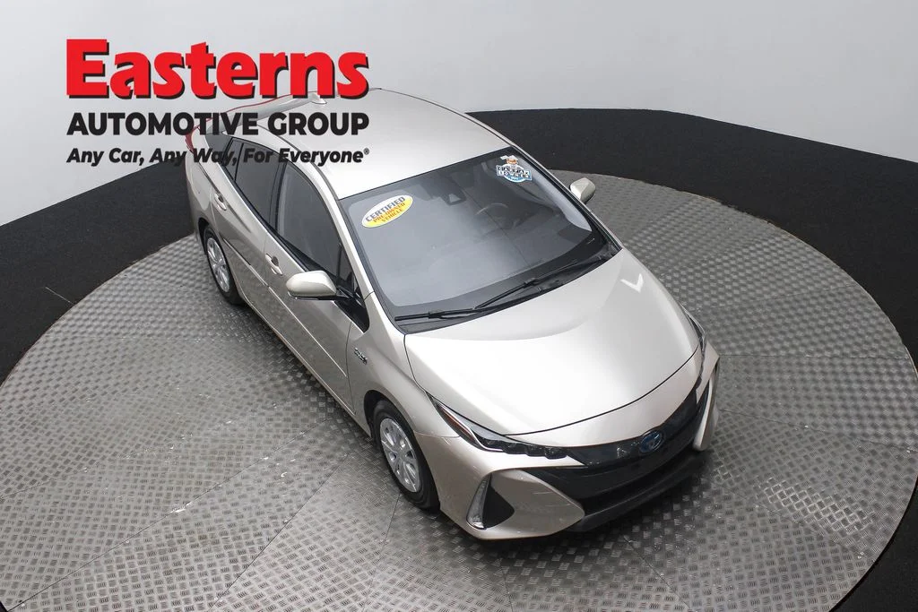 Used 2020 Gray Toyota XLE image 3