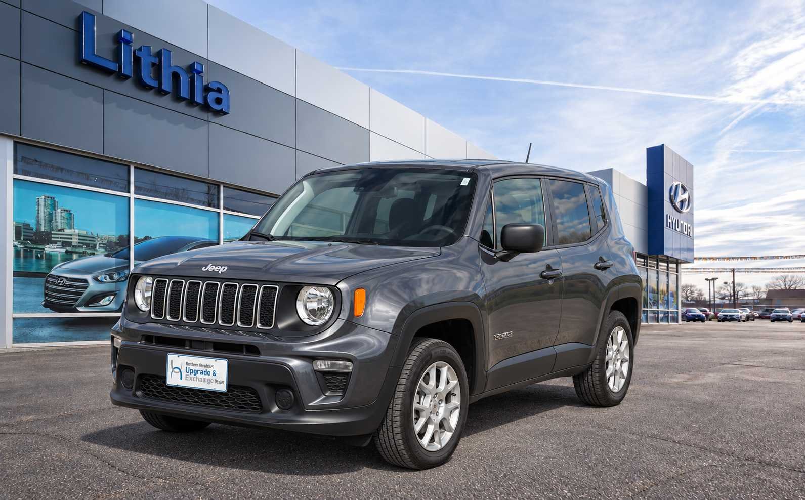 Used 2023 Graphite Gray Jeep Latitude image 1