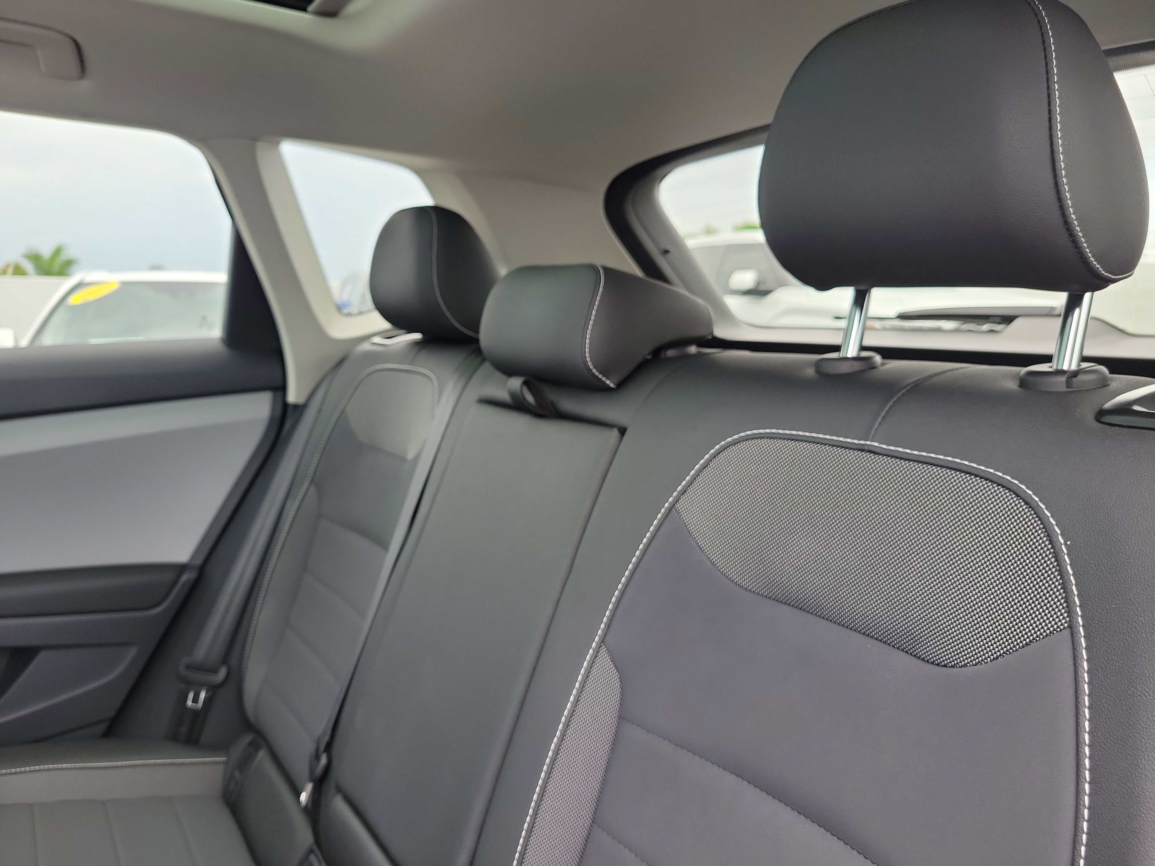 Used 2023 Platinum Gray Metallic Volkswagen SE image 12