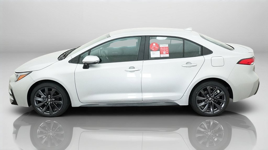 New 2027 Classic Silver Metallic Toyota SE image 2