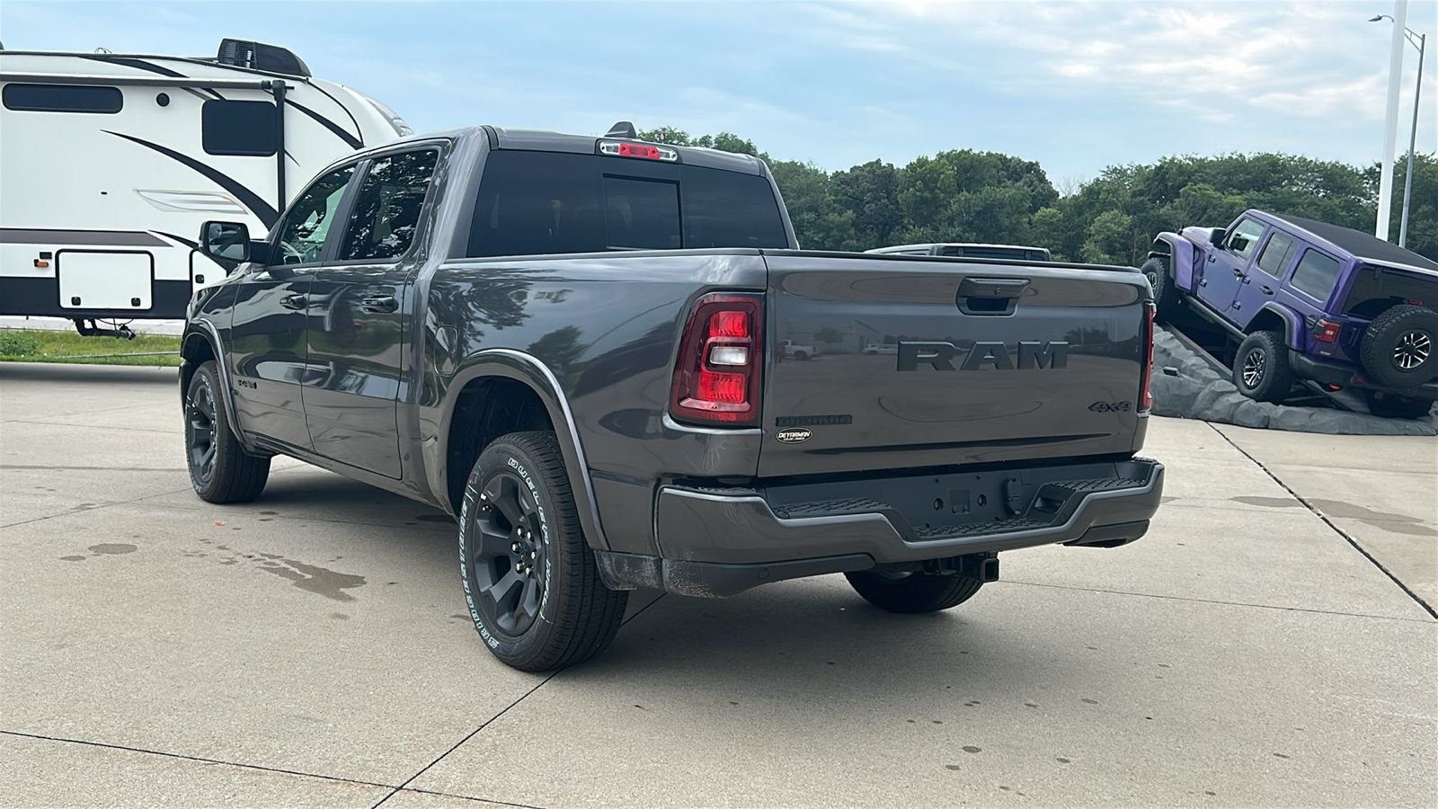 New 2026 Granite Crystal Metallic Clear-Coat Exterior Paint RAM Big Horn/Lone Star image 6