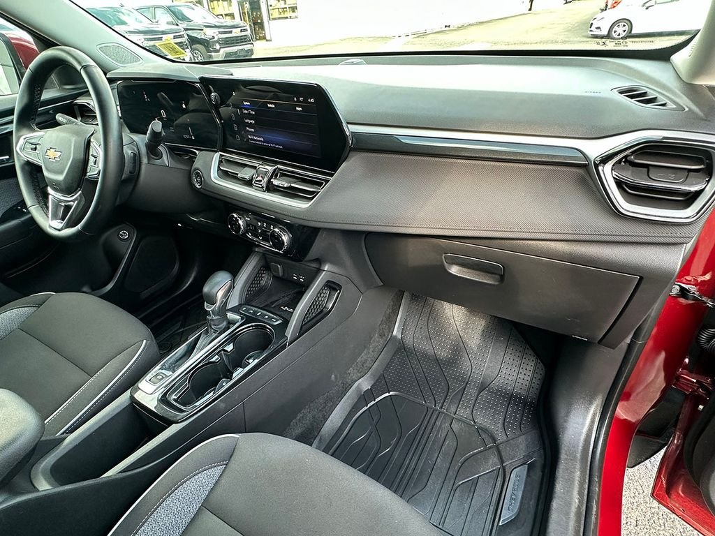 Used 2025 Red Chevrolet LT image 29