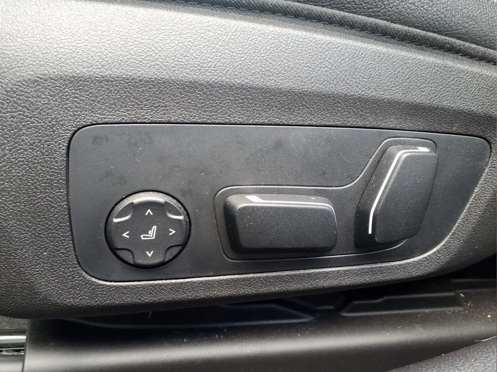 Used 2025 Gray BMW 330i image 18