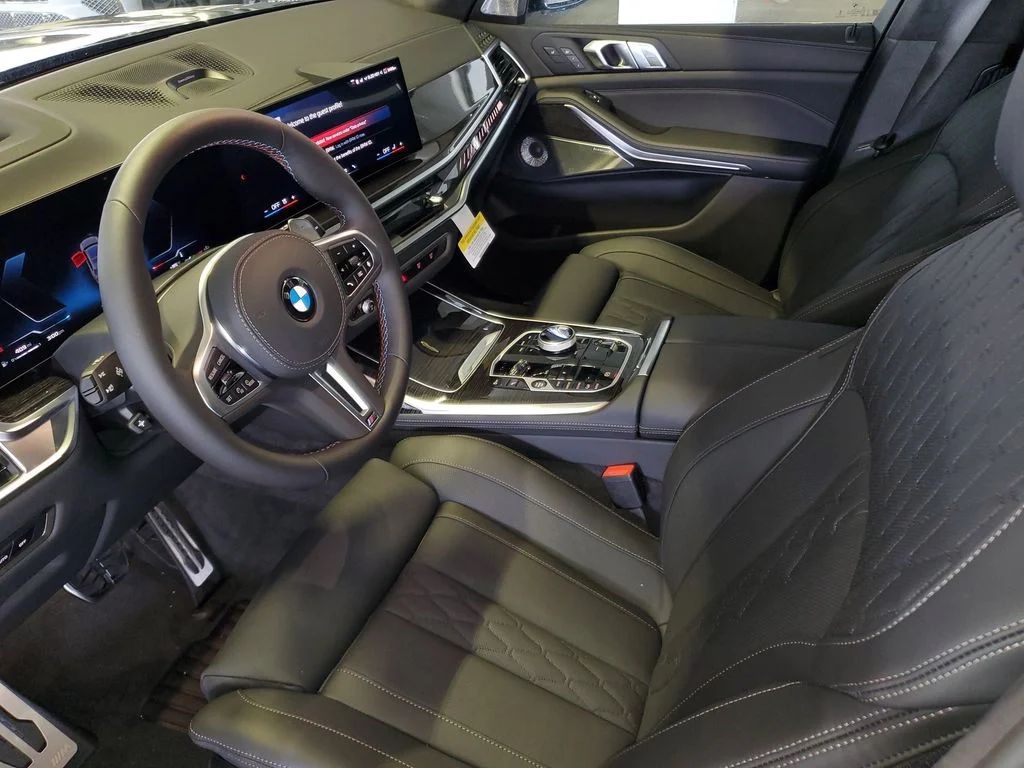 New 2027 Dravit Grey Metallic BMW M60i image 16