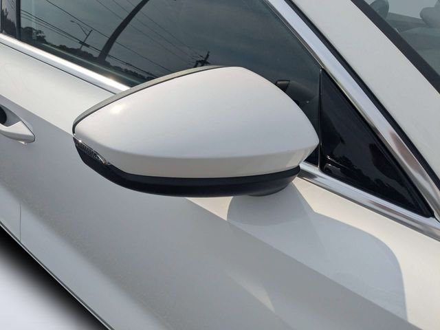 Used 2024 Ibis White Audi 40 Premium image 11
