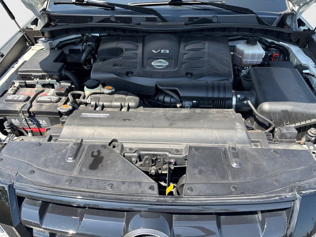 Used 2022 White Nissan SL image 15