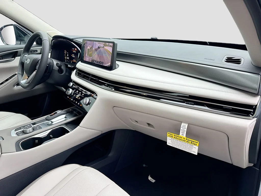 New 2027 RADIANT WHITE INFINITI Luxe FWD image 32