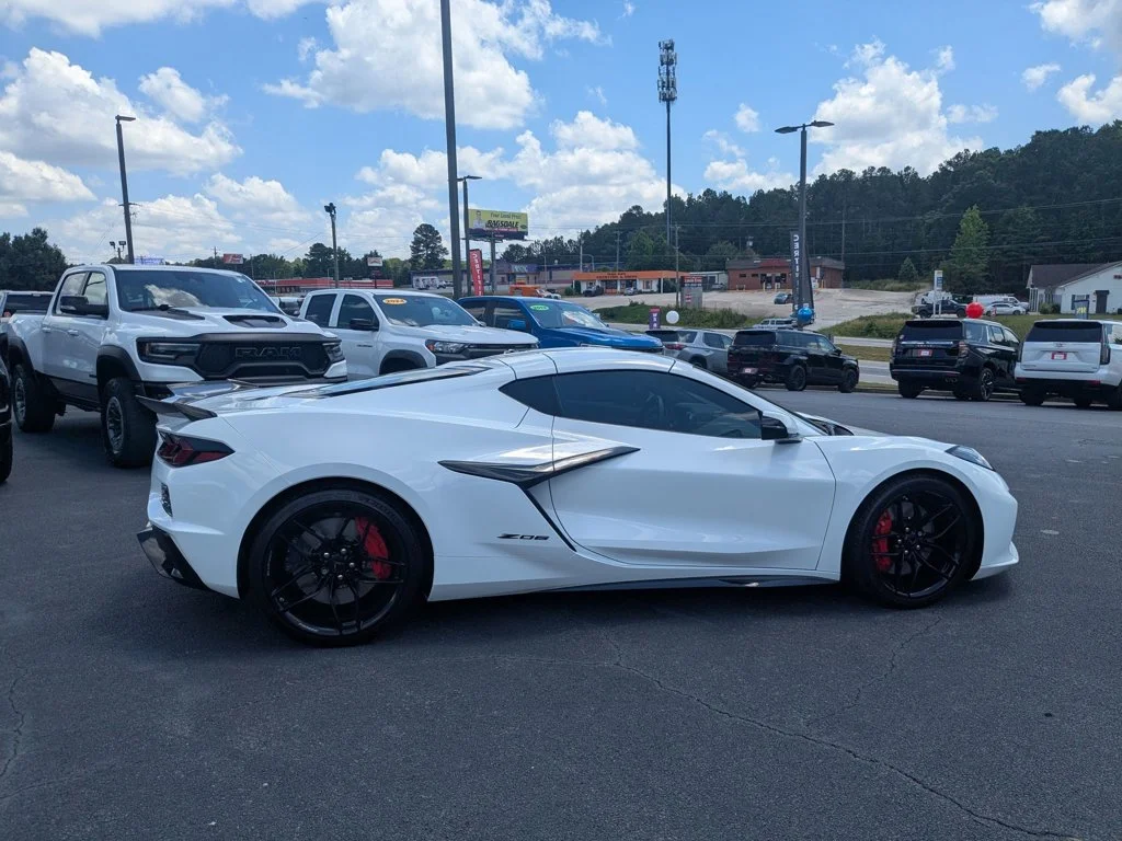 Used 2025 Arctic White Chevrolet 3LZ image 4