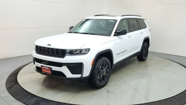 New 2026 Bright White Clear-Coat Exterior Paint Jeep Altitude image 3