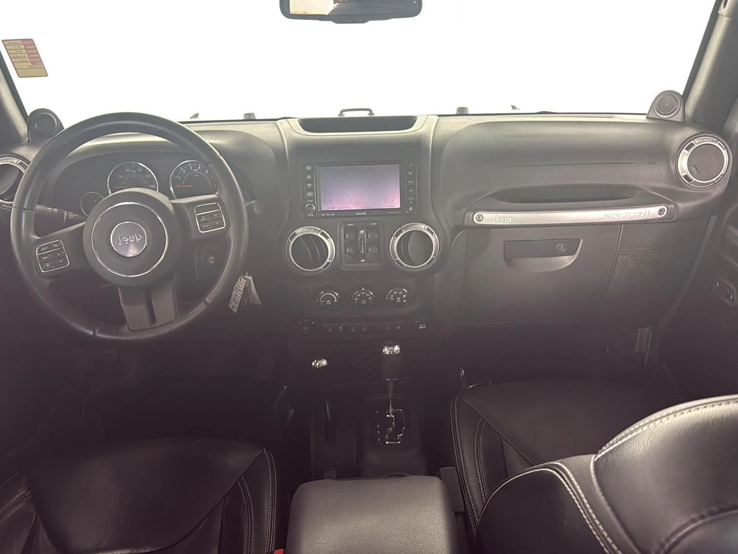 Used 2014  Jeep Sahara image 14