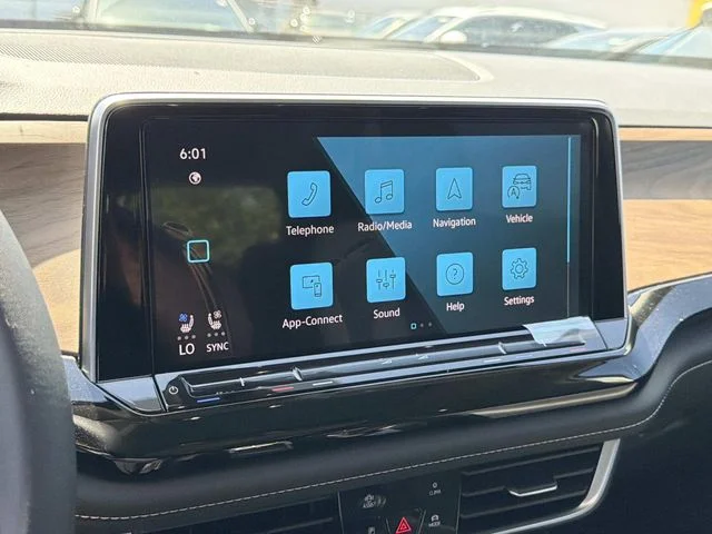 New 2026 White/off-white Volkswagen 2.0T SE w/Technology image 20