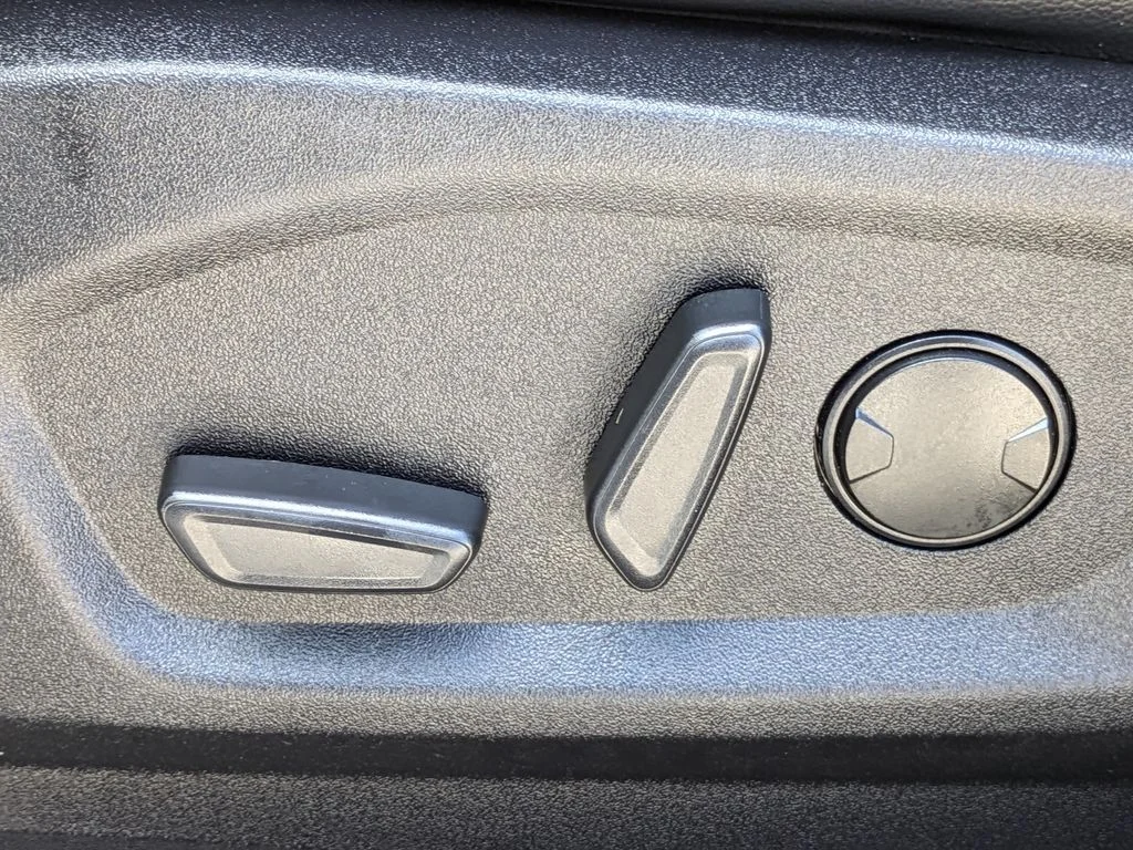 Used 2024 Silver Ford SEL image 21