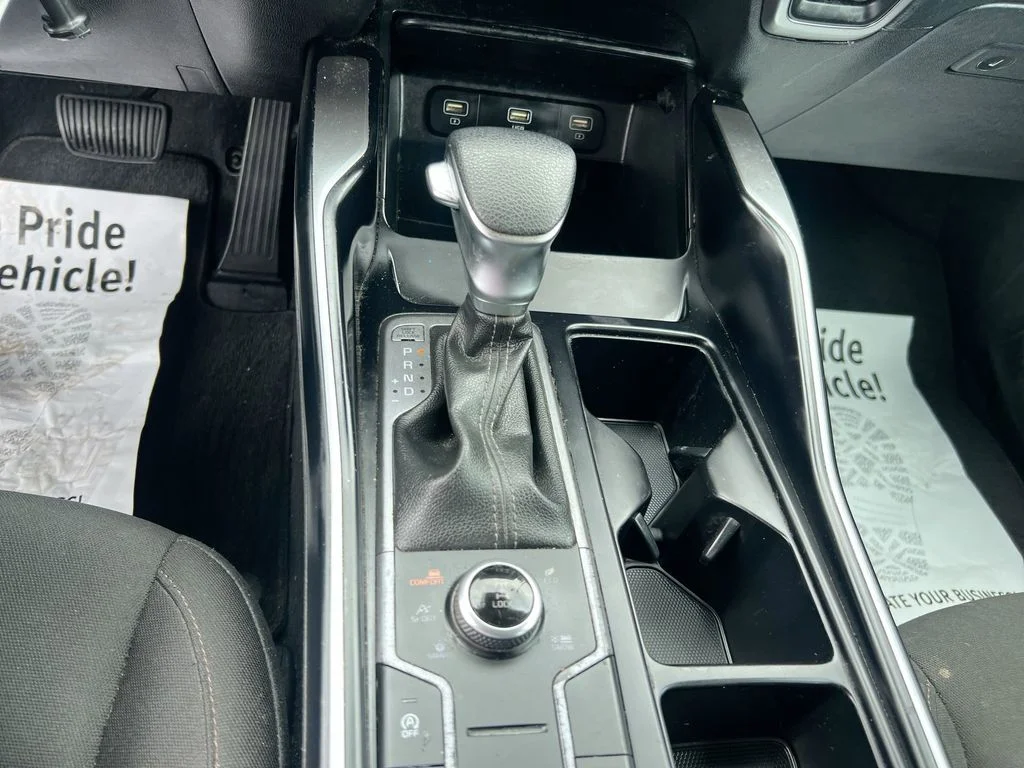 Used 2022 Gray Kia LX image 18