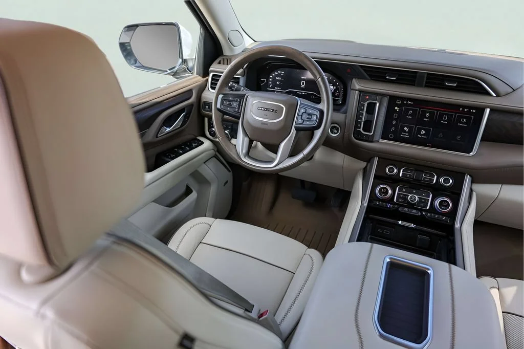 Used 2022 WHITE FROST TRICOAT GMC Denali image 30