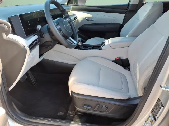 Used 2025 Silver Hyundai SEL image 19