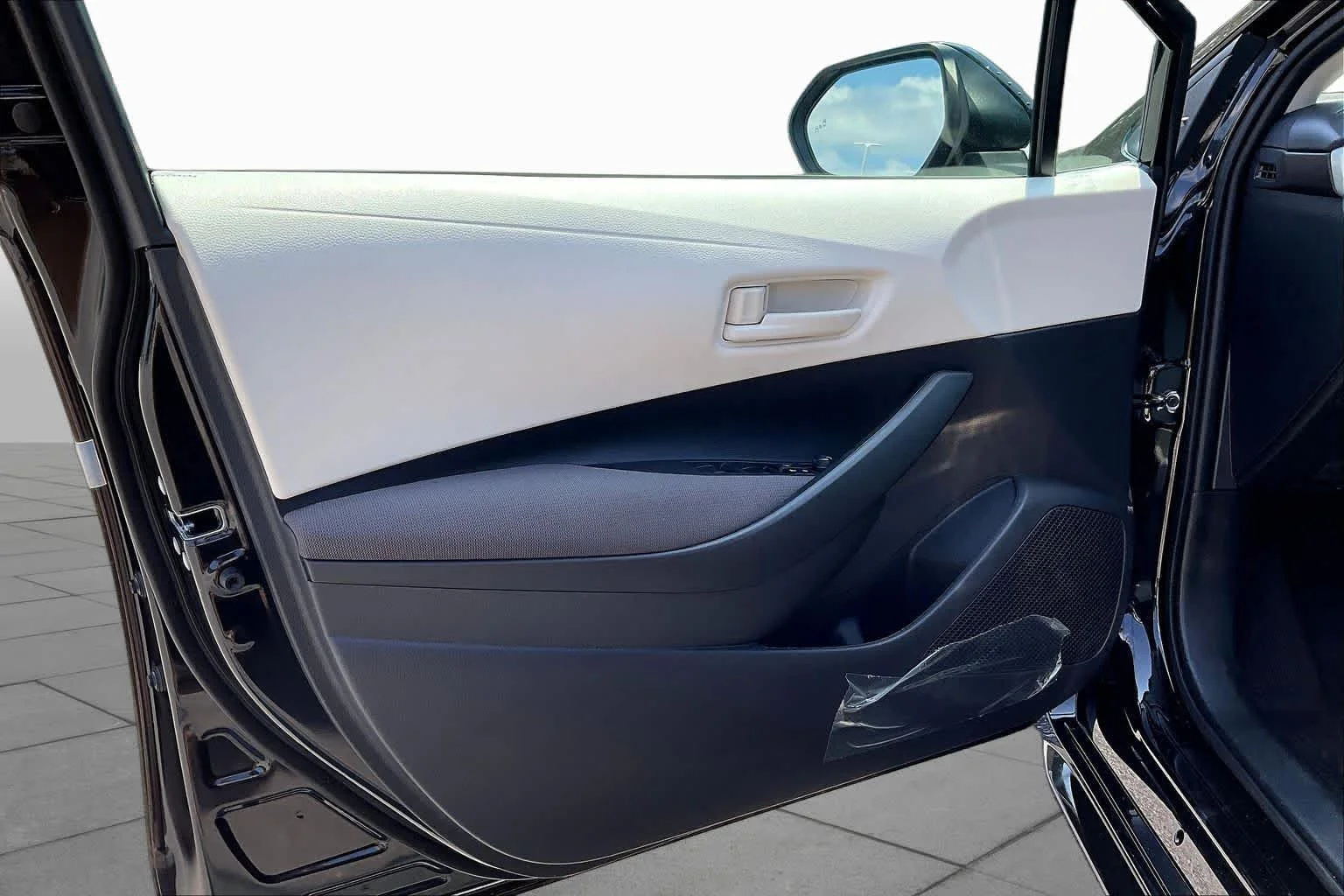 New 2026 Midnight Black Metallic Toyota LE image 10