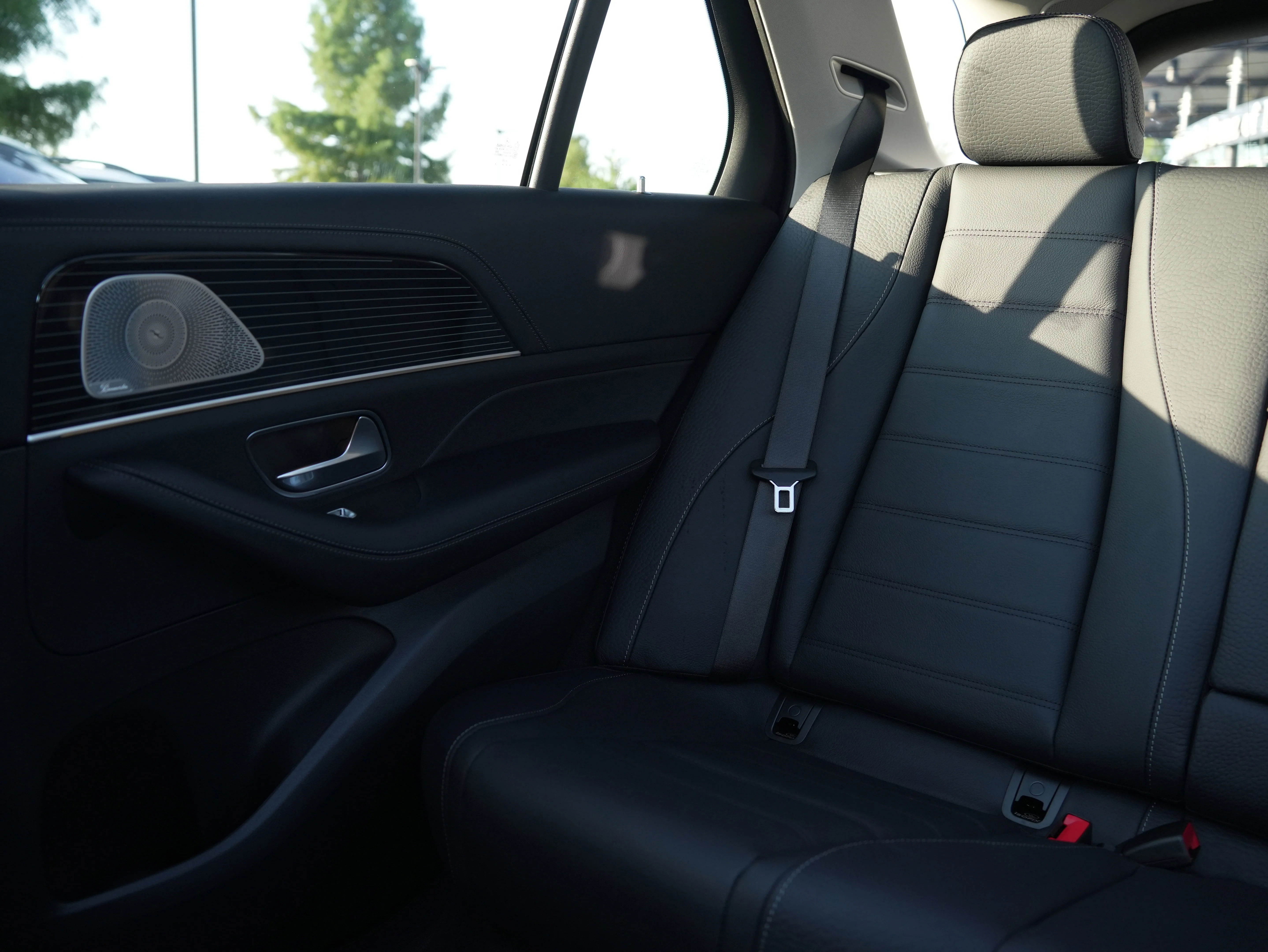 New 2026 OBSIDIAN BLACK Mercedes-Benz GLE 580 image 38