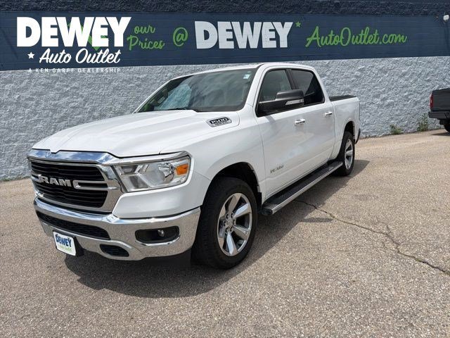 2020 RAM 1500 Big Horn/Lone Star 4x4 Crew Cab 5'7's photo