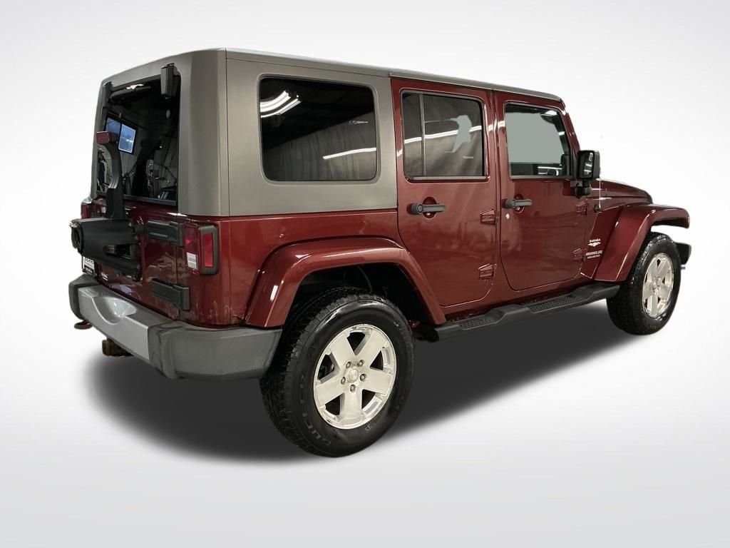 Used 2010  Jeep Unlimited Sahara image 5