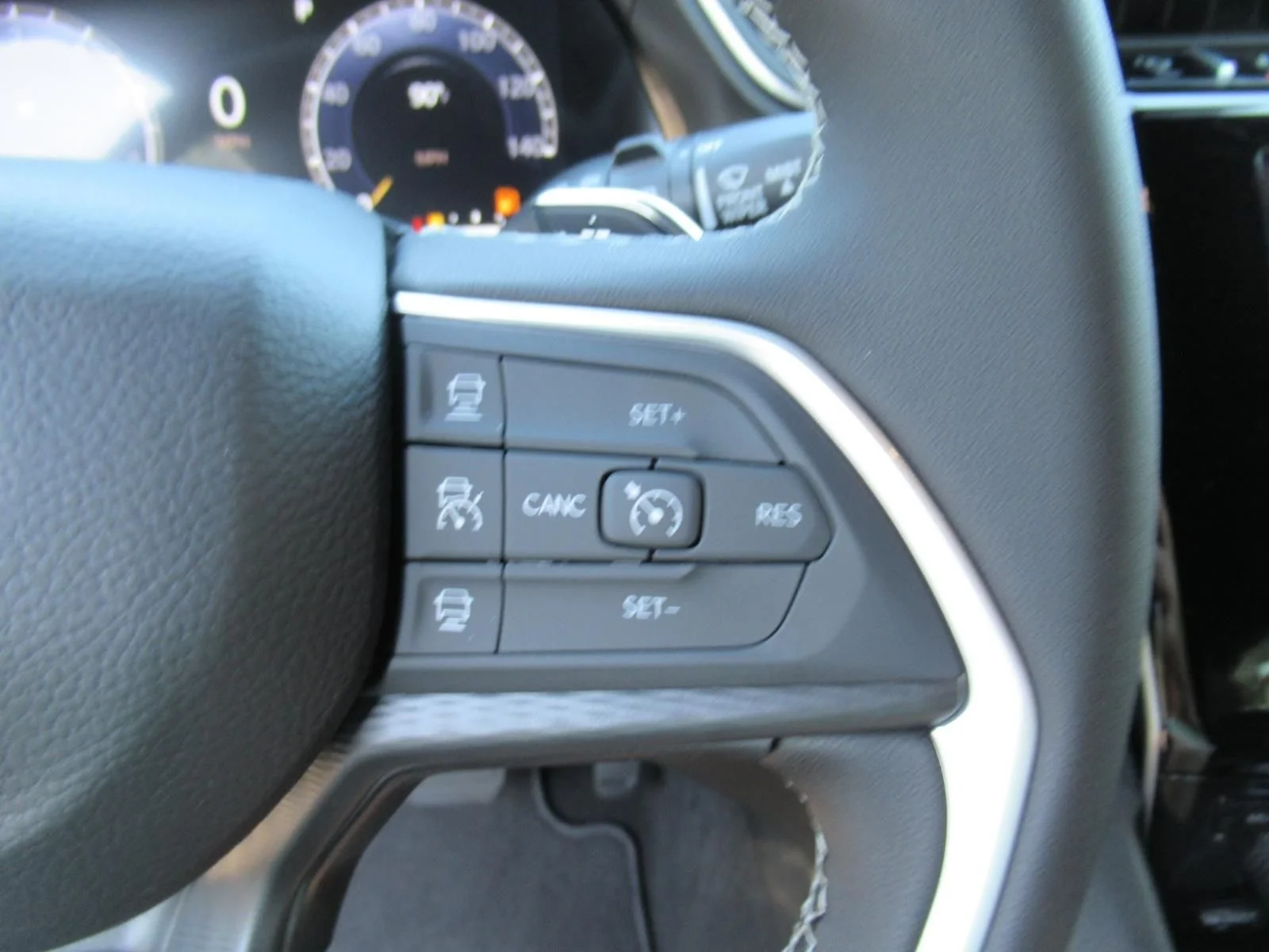 New 2026 Baltic Gray Metallic Clear-Coat Exterior Paint Jeep Laredo image 22