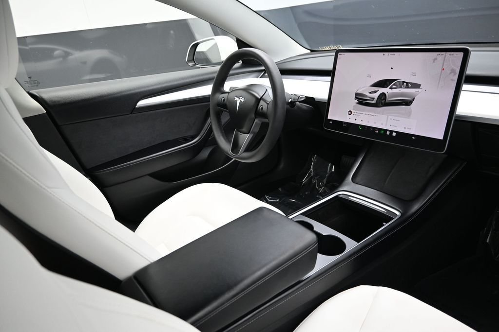 Used 2022 White Tesla Base image 12