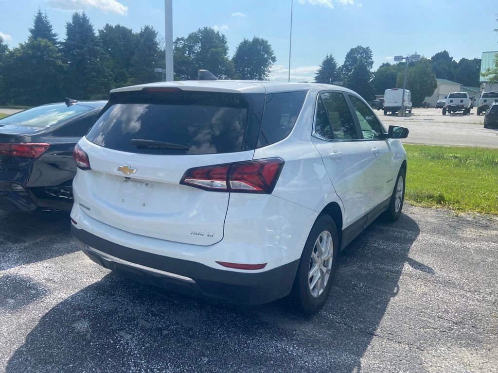 Used 2024 Summit White Chevrolet LT image 5