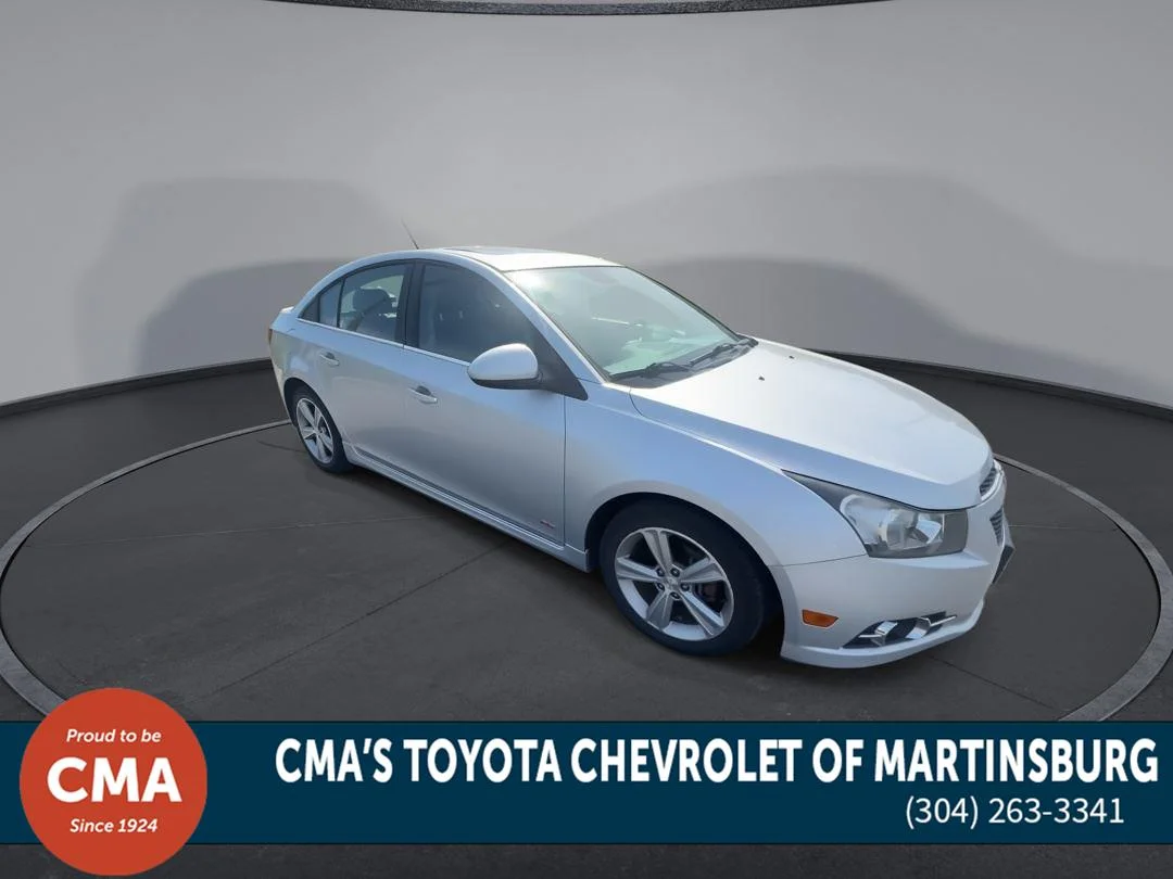 Used 2014 Silver Ice Metallic Chevrolet 2LT image 2
