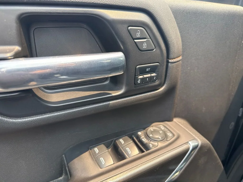 Used 2022 Onyx Black GMC AT4 image 26