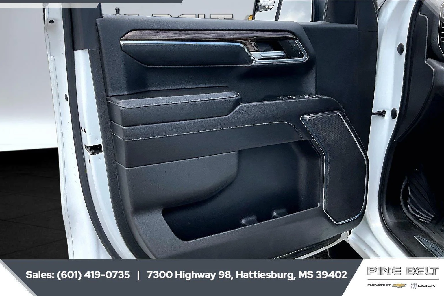Used 2023 Summit White Chevrolet LT Trail Boss image 18