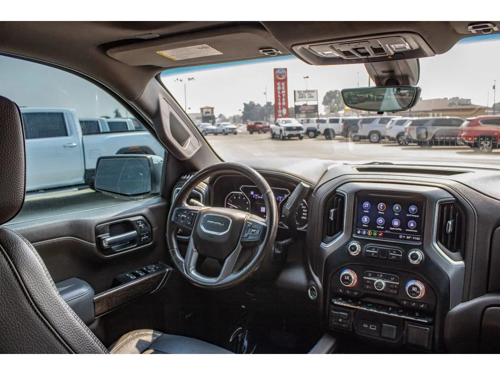 Used 2021 White Frost Tricoat GMC Denali image 24