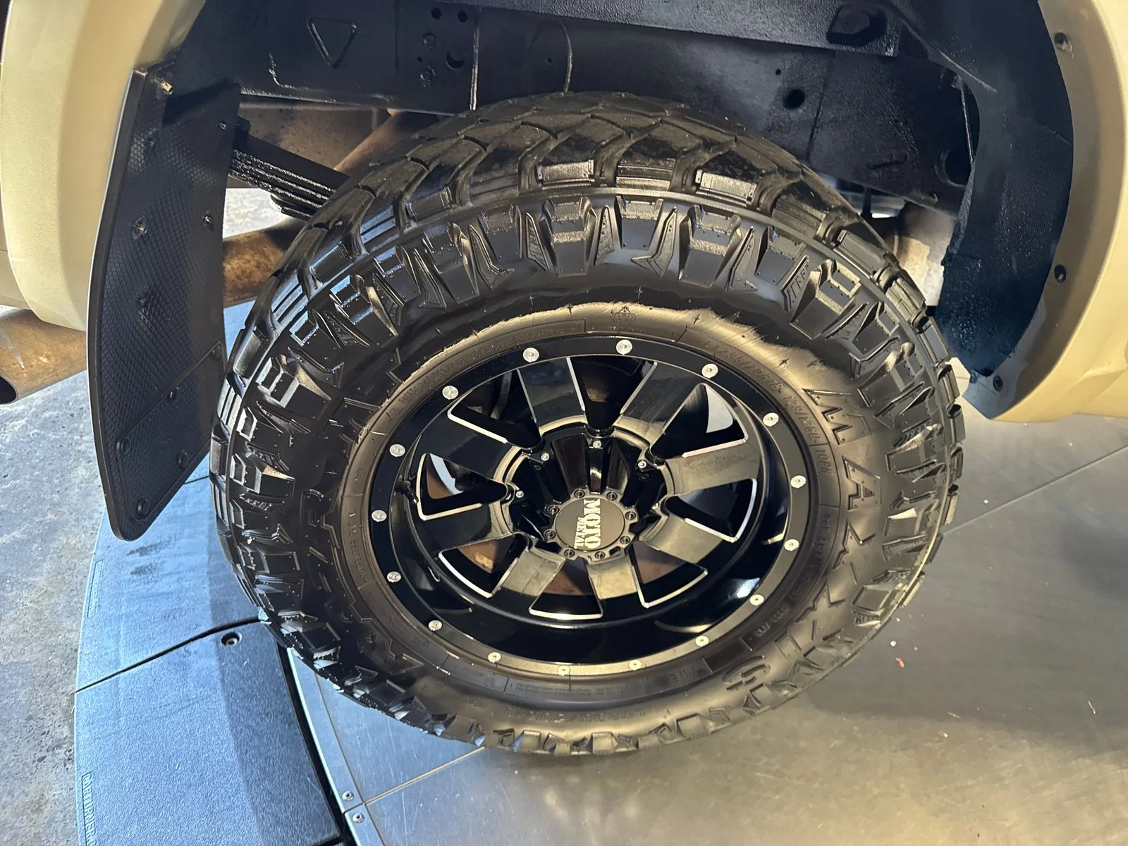 Used 2015 Black Ram Laramie Longhorn image 8