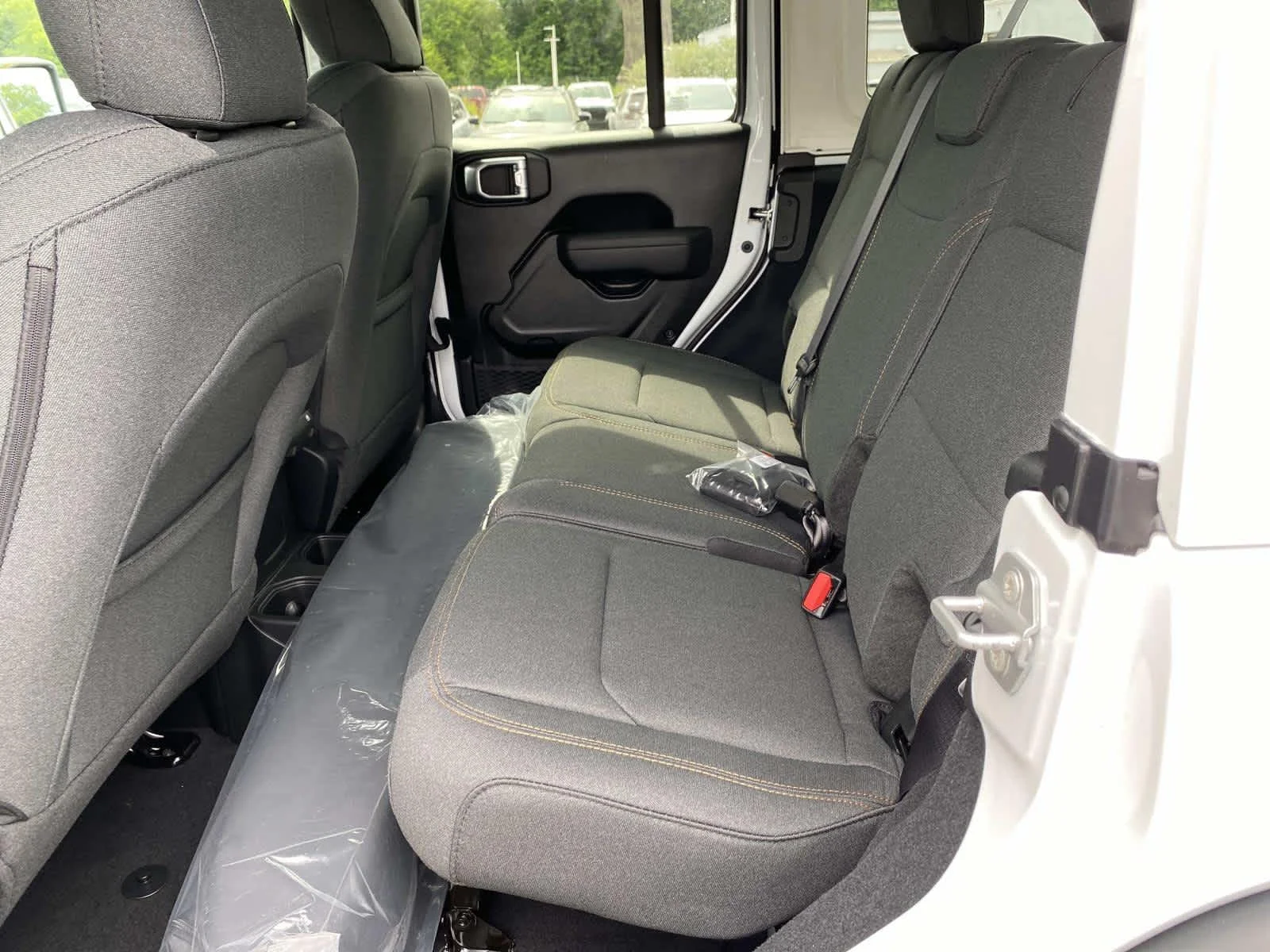 New 2026 Bright White Clear-Coat Exterior Paint Jeep Sport S image 7