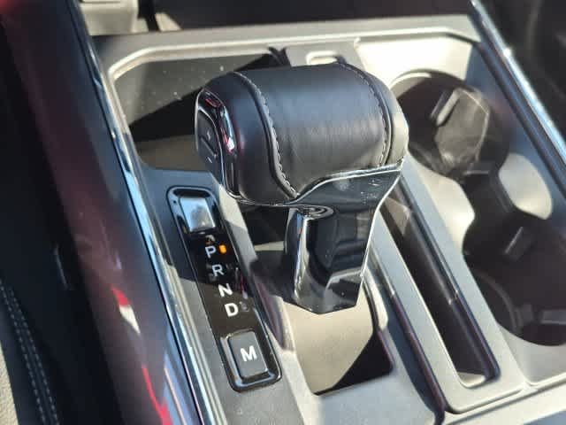 Used 2022 Oxford White Ford XLT image 32