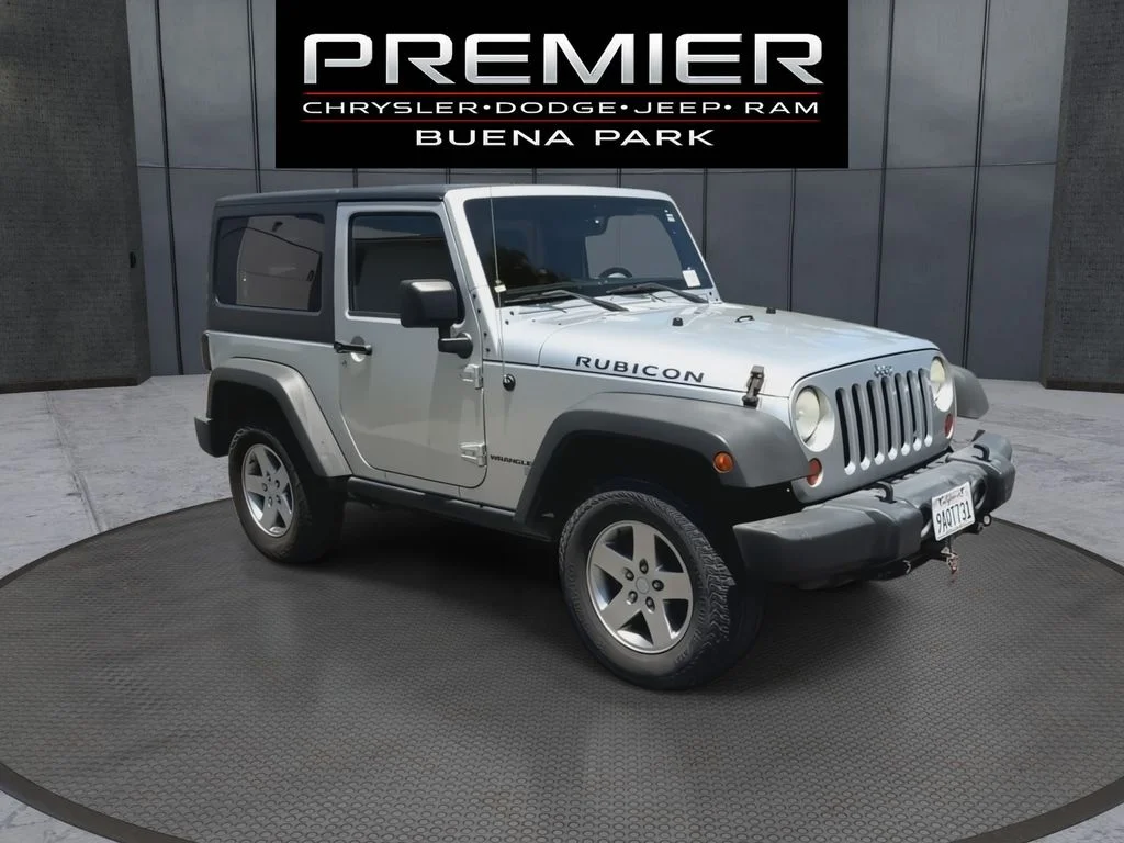 Used 2011 Silver Jeep Rubicon image 2