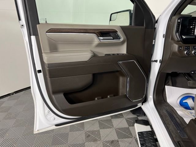 Used 2024 White GMC SLE image 13