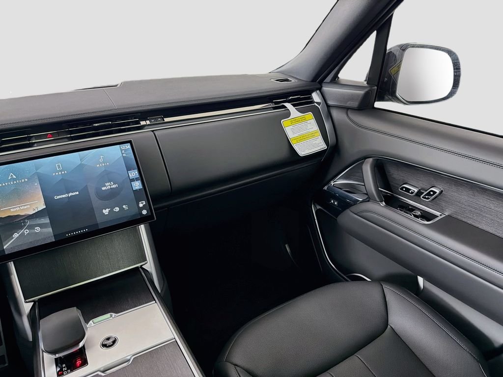 New 2026 Santorini Black Land Rover SE image 25