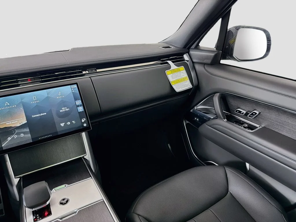 New 2026 Santorini Black Land Rover SE image 25