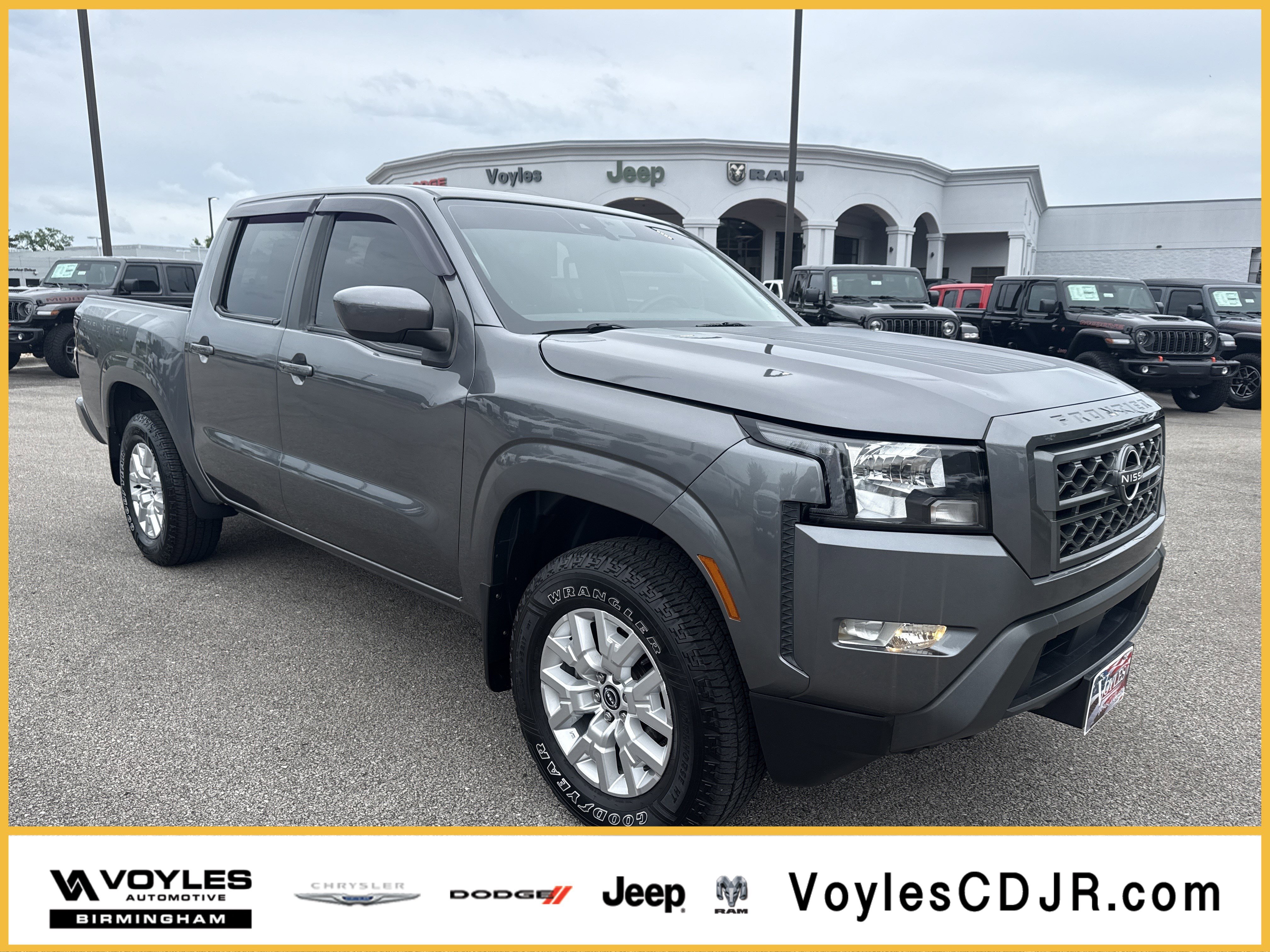 2022 Nissan Frontier SV Crew Cab 4X4 SWB's photo