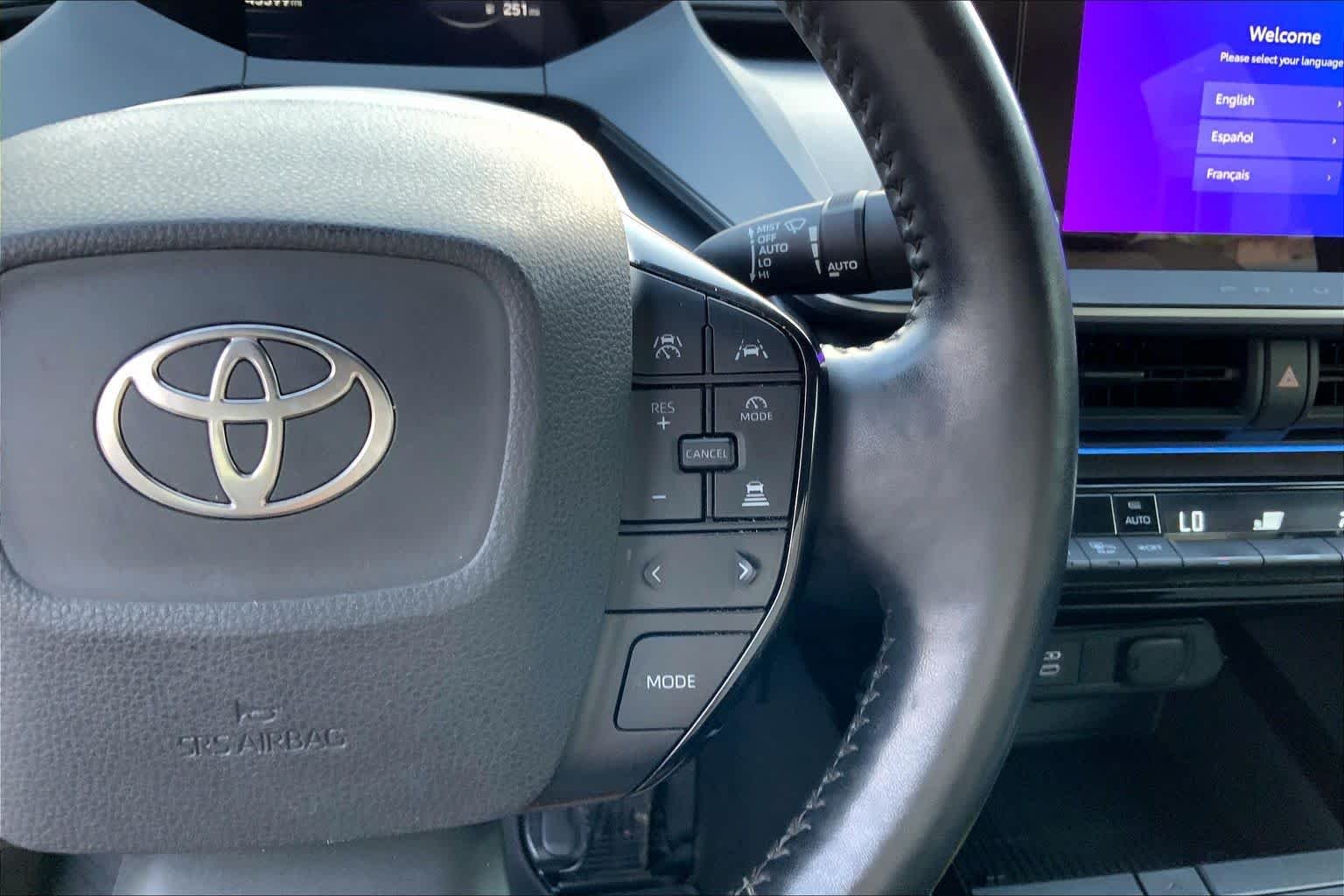 Used 2024 Wind Chill Pearl Toyota XLE image 24