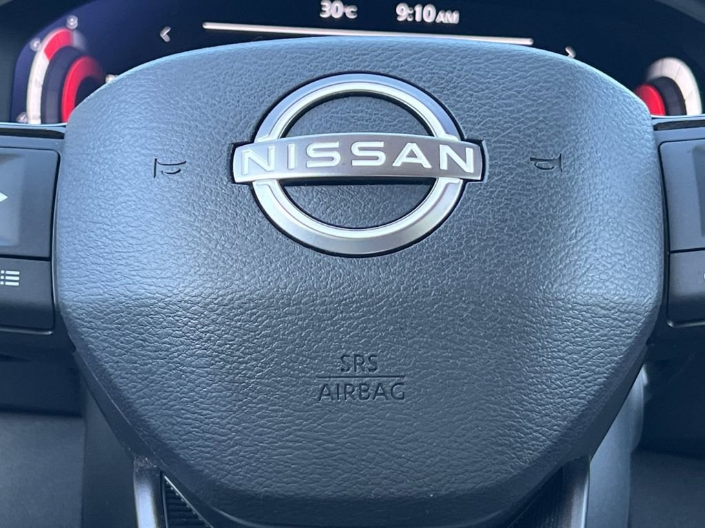 Used 2025 Red Nissan SL image 5