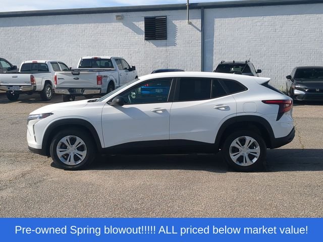 Used 2025 White Chevrolet LS image 10