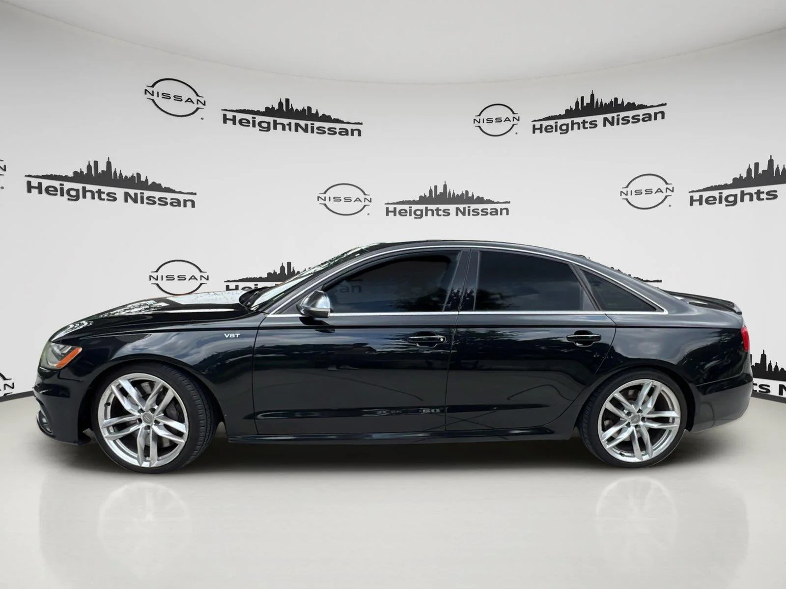 Used 2014 Phantom Black Pearl Effect Audi Prestige image 4