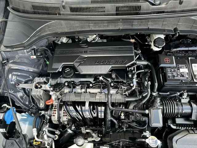 Used 2023 Black Hyundai SEL image 27